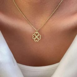 Collier trefle avec 4 coeurs