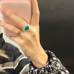 bague avec cœur vert