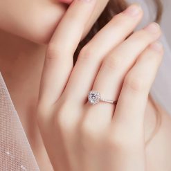bague coeur avec diamant brillant