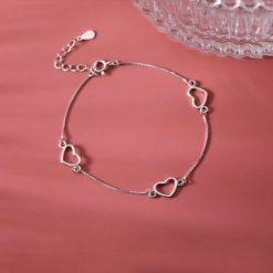 bracelet avec 3 cœurs
