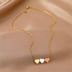 collier avec 3 cœurs
