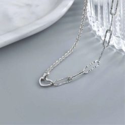 collier avec cœur martelé