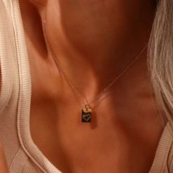 collier avec cœur médaillon