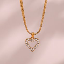 collier avec cœur strass