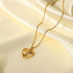 collier avec cœur vintage