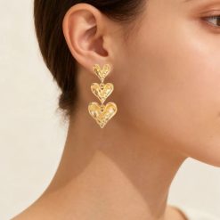 boucles d’oreilles avec 3 cœurs