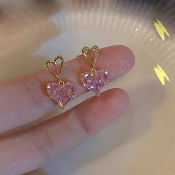 boucles d’oreilles avec cœur rose