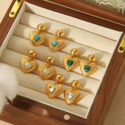 boucles d'oreilles cœur avec pierre