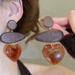 boucles d’oreilles cœur en bois