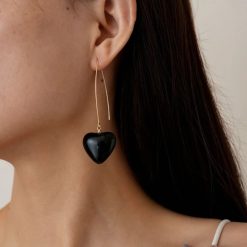 boucles d'oreilles pendantes avec cœur noir