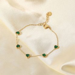 bracelet avec cœur vert