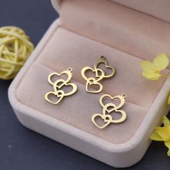charm avec 3 cœurs
