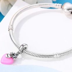 charm avec cœur rose
