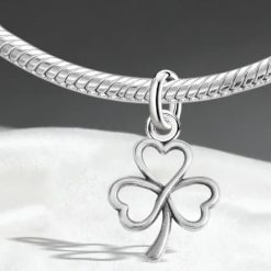 charm avec cœur trèfle