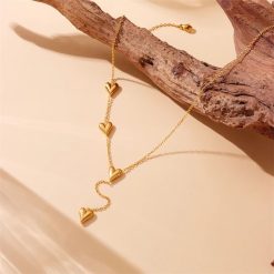 collier avec 4 cœurs