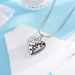 collier avec cœur brisé