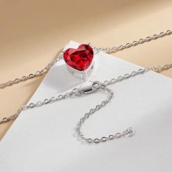 collier avec cœur rubis