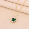 collier avec cœur vert