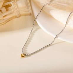 collier avec petit cœur