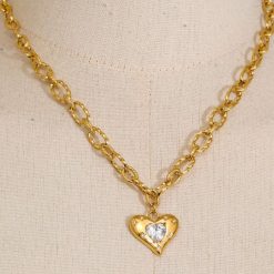 collier chaîne avec cœur