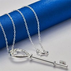 collier clé avec cœur