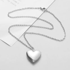 collier cœur argenté qui s'ouvre