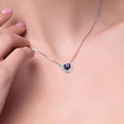 collier cœur en saphir