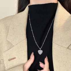 collier long avec cœur