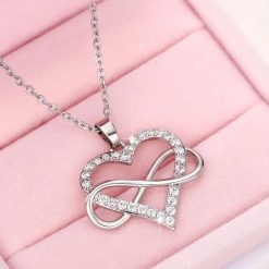 pendentif avec cœur infini