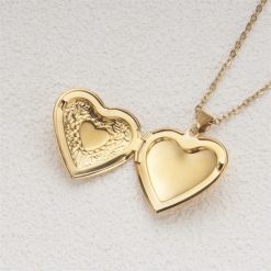 pendentif avec cœur qui s'ouvre