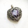 pendentif avec cœur violet