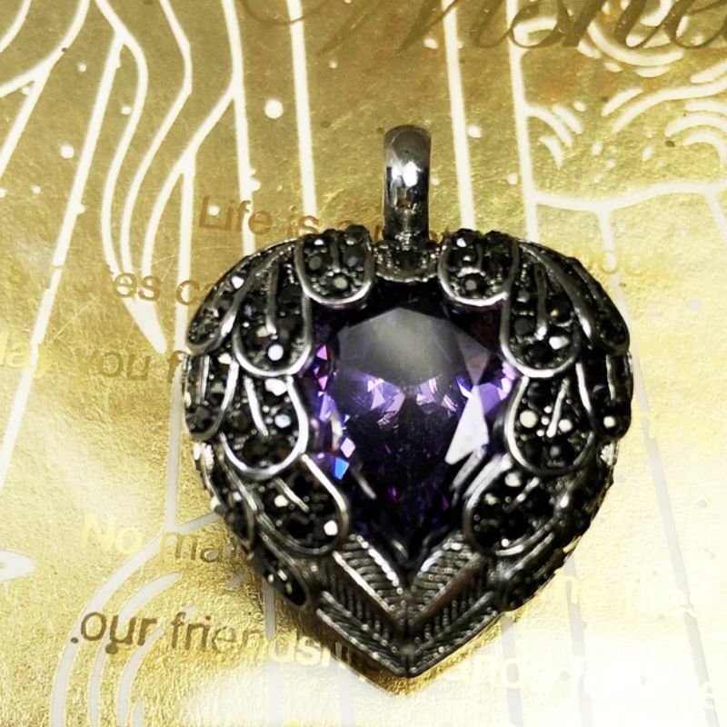pendentif cœur violet