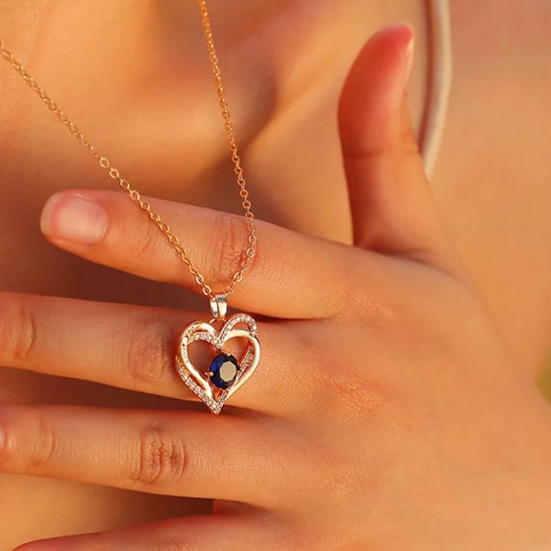 pendentif et cœur entrelacé